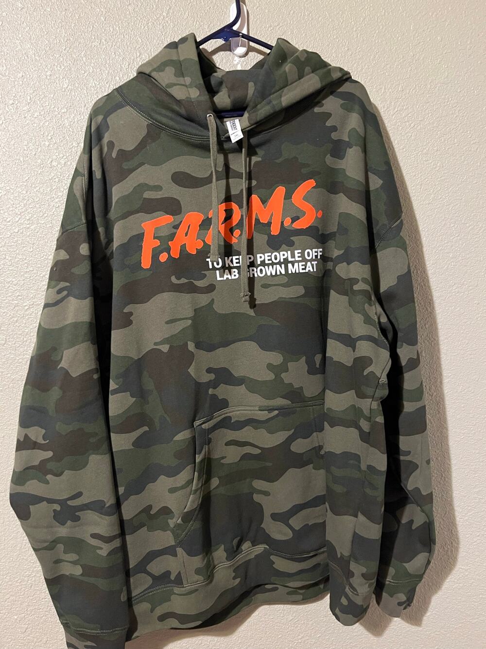 Farms men’s hooded pullover sweatshirt three XL NWOT